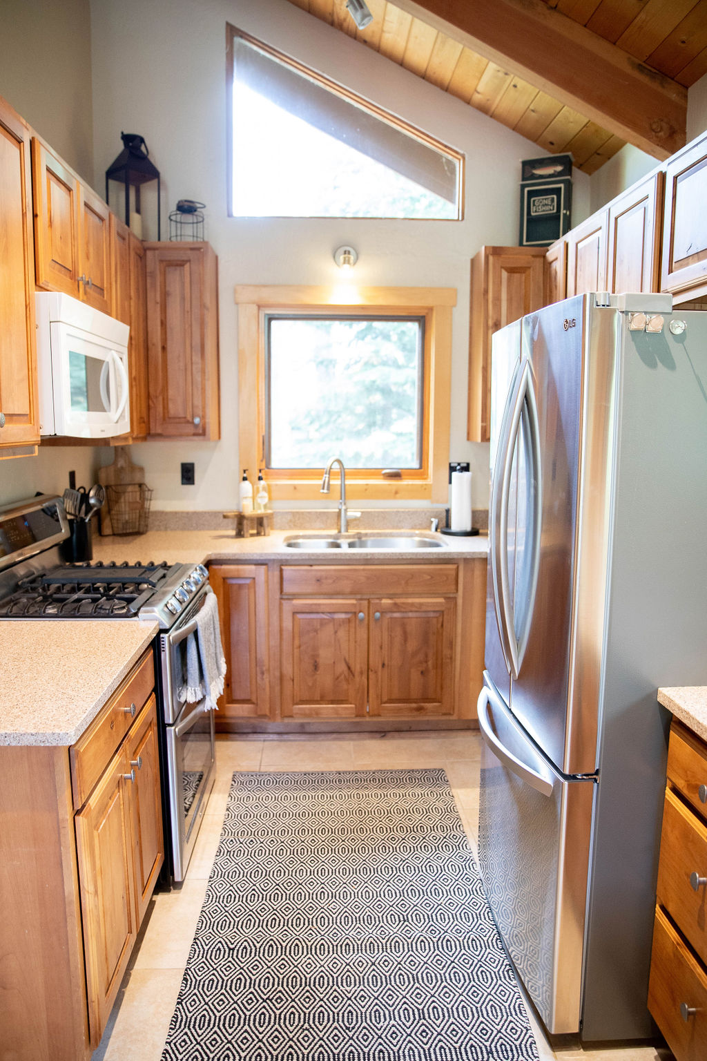 Donner Lake Vacation Rental West End Washoe Rd Dawner Haven kitchen2