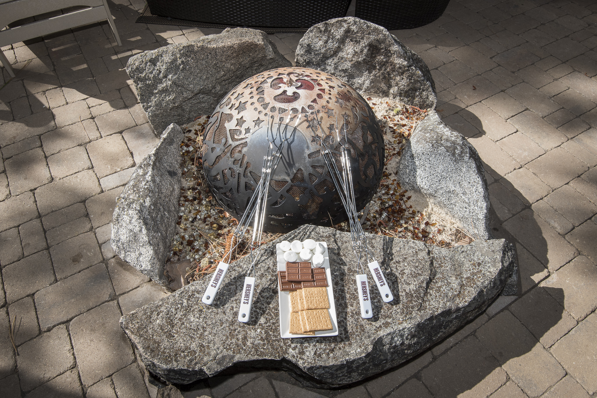 Sierra Meadows Glass House exterior fire-pit