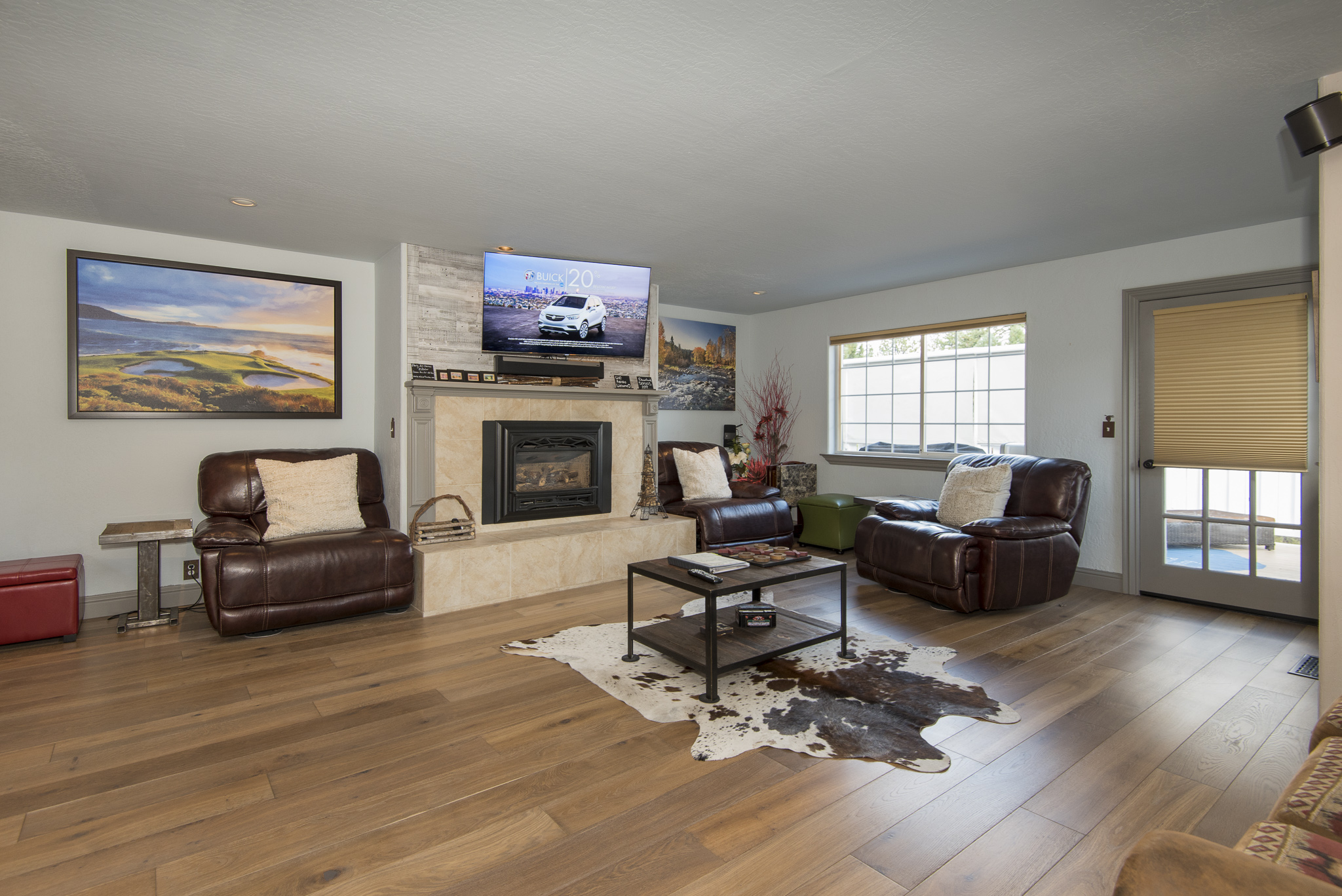 Sierra Meadows Glass House living room