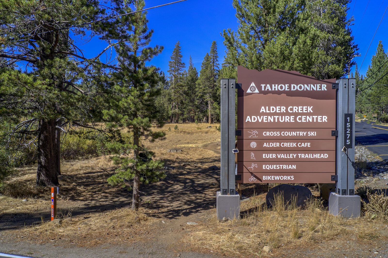 Tahoe Donner Low Elevation entrance sign