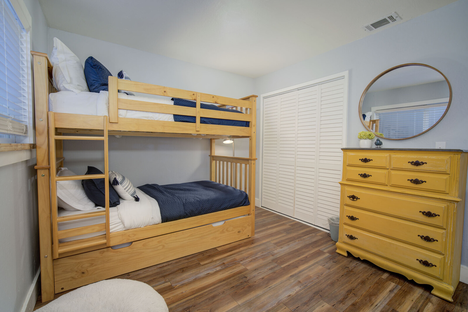 Kings Beach Designer Cabin Golden bedroom2
