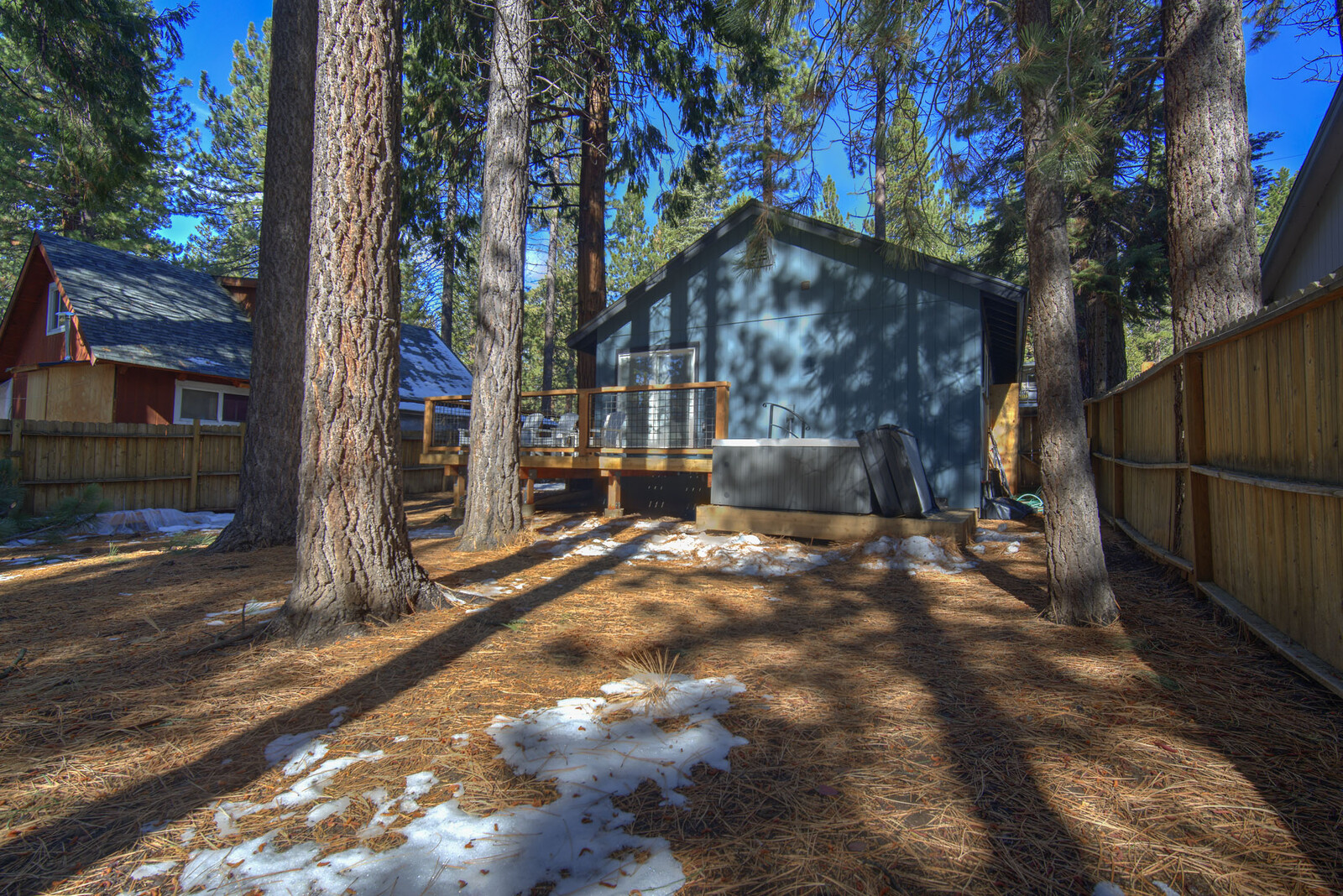 Kings Beach Designer Cabin Golden exterior back5