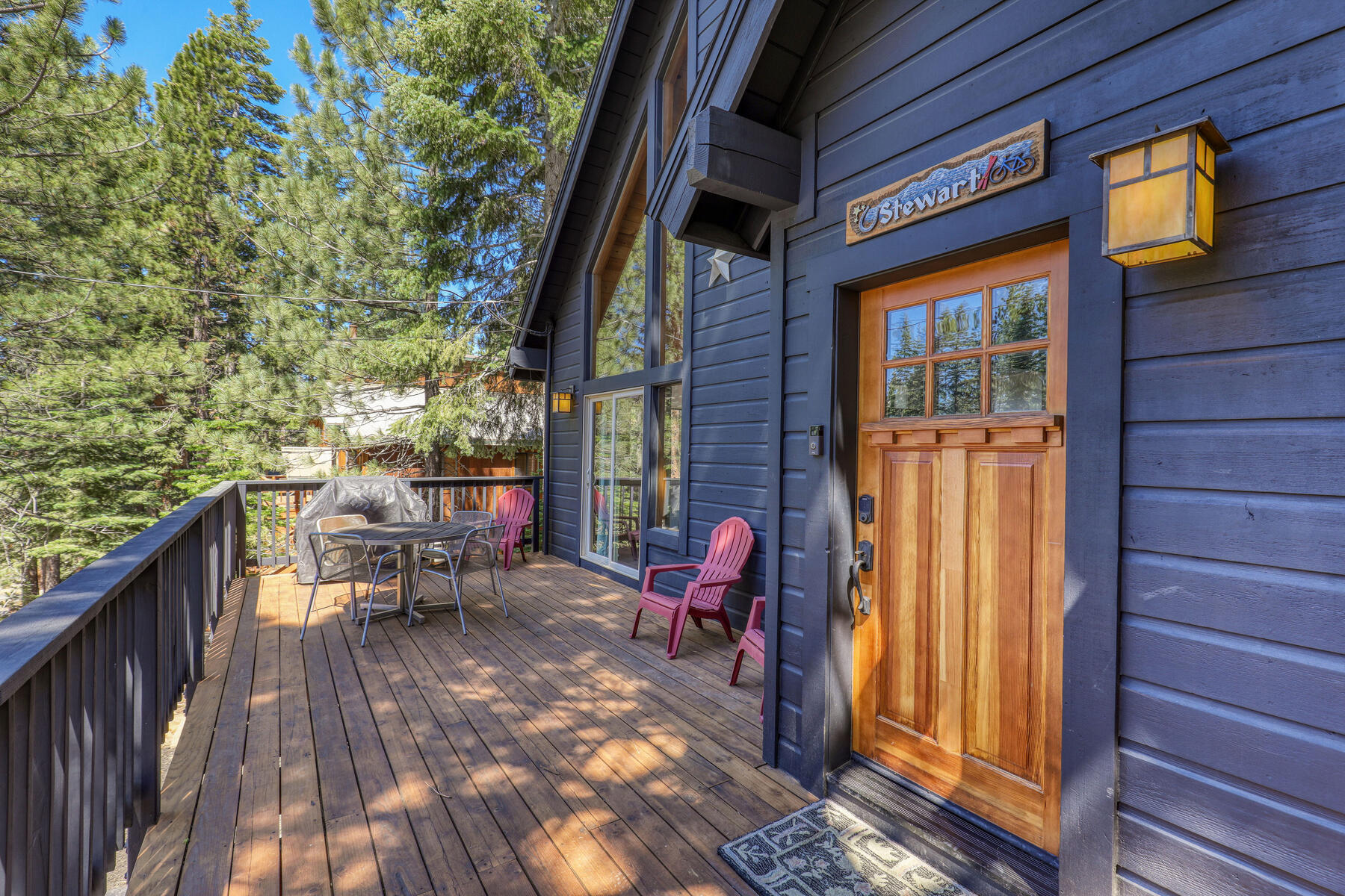 Tahoe Donner Newly Renovated Luxury Exterior-002