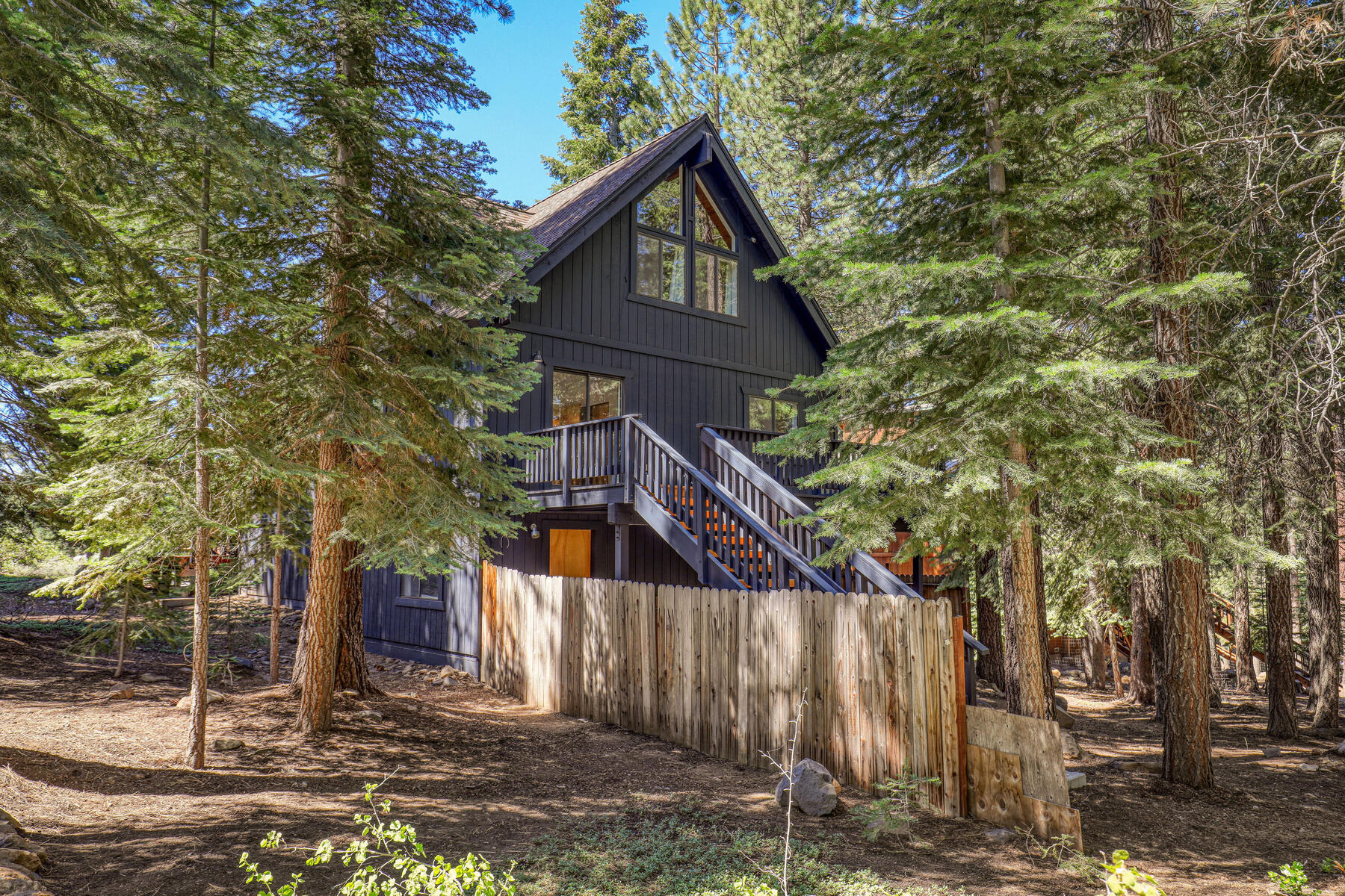 Tahoe Donner Newly Renovated Luxury Exterior-006