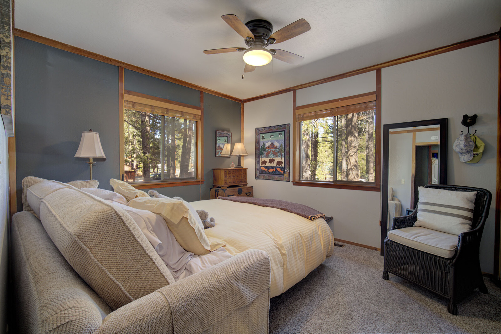 Tahoe Donner Northwoods Cabin bedroom1