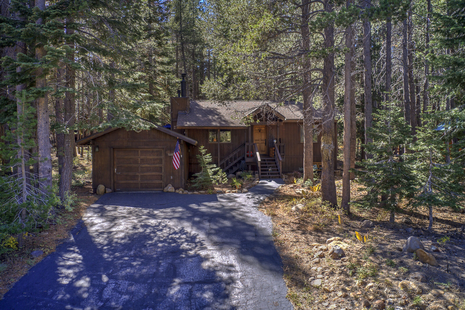 Tahoe Donner Northwoods Cabin exterior1