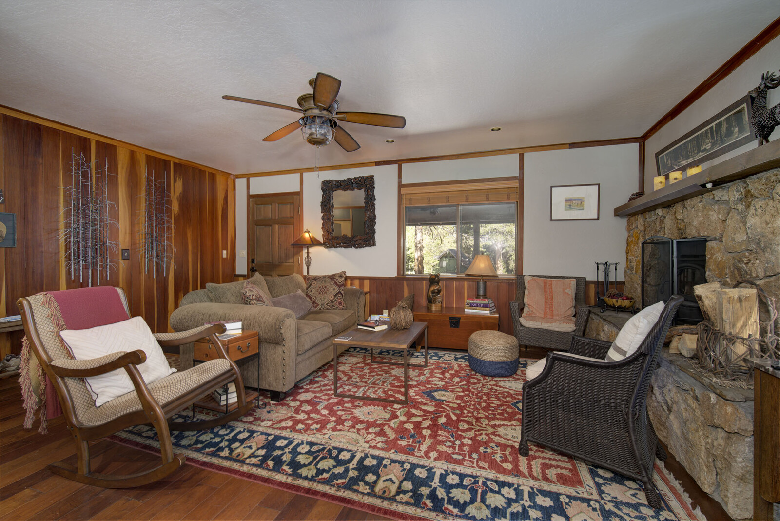 Tahoe Donner Northwoods Cabin living room2