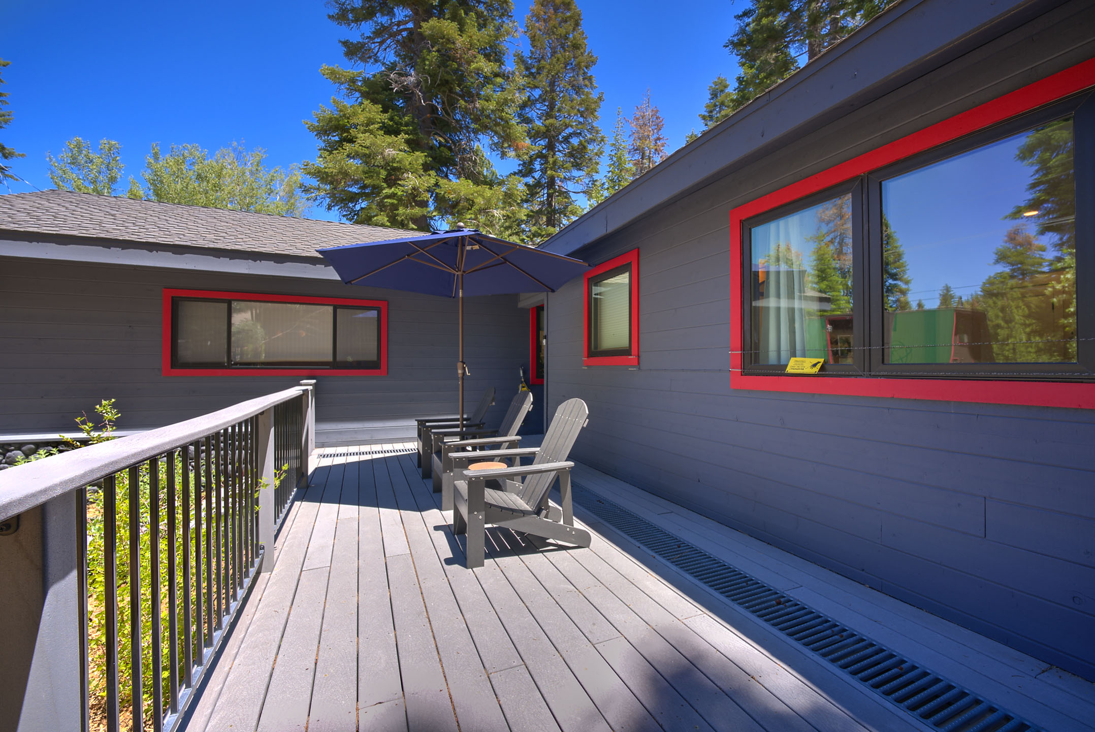 Tahoe City Modern Mountain Cabin porch2